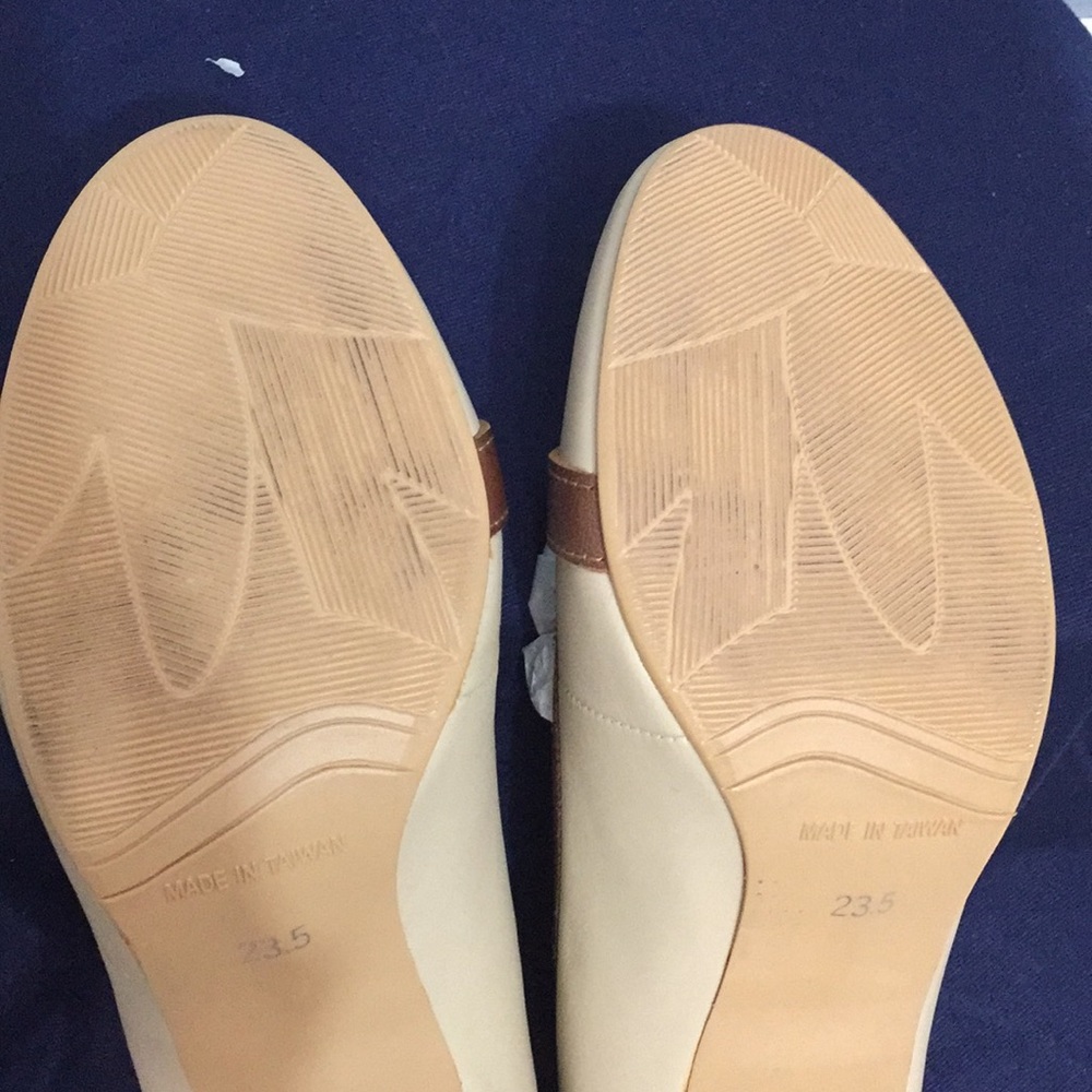 pumps - Picture 6 of 6